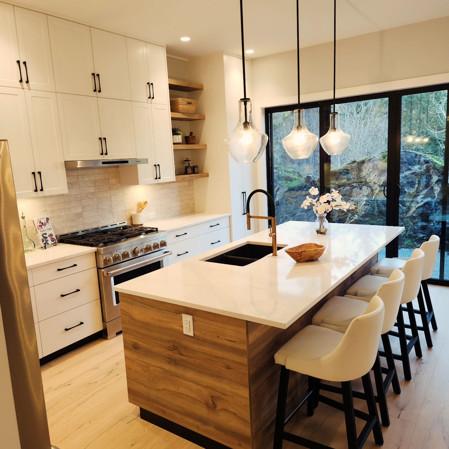 Image of a clean Kitchen